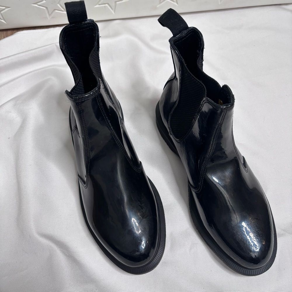 Dr. Martens Women’s Faun Chelsea Patent Boots Size 8 | Black Patent Leather - Picture 2 of 7